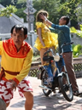 Mèo Nào Cắn Mửu Nào 